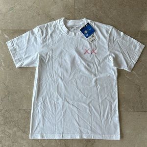Uniqlo Kaws White Short Sleeve T-Shirt size S